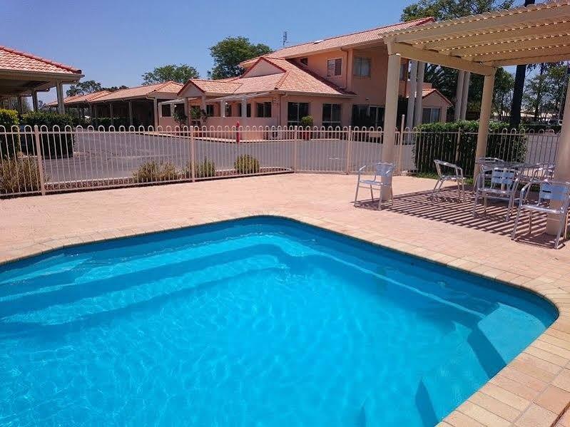 Country Roads Motor Inn Goondiwindi Kültér fotó