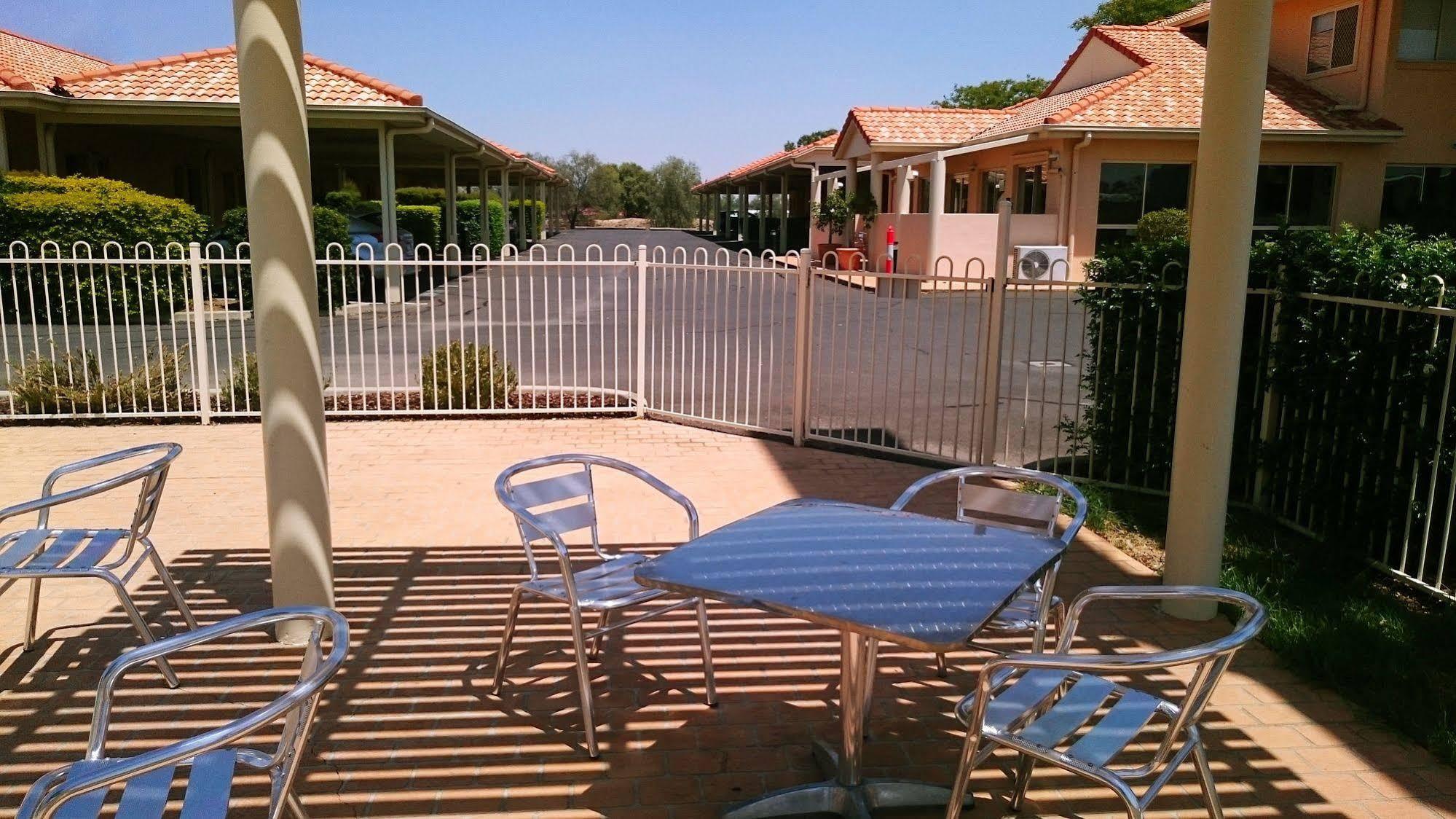 Country Roads Motor Inn Goondiwindi Kültér fotó