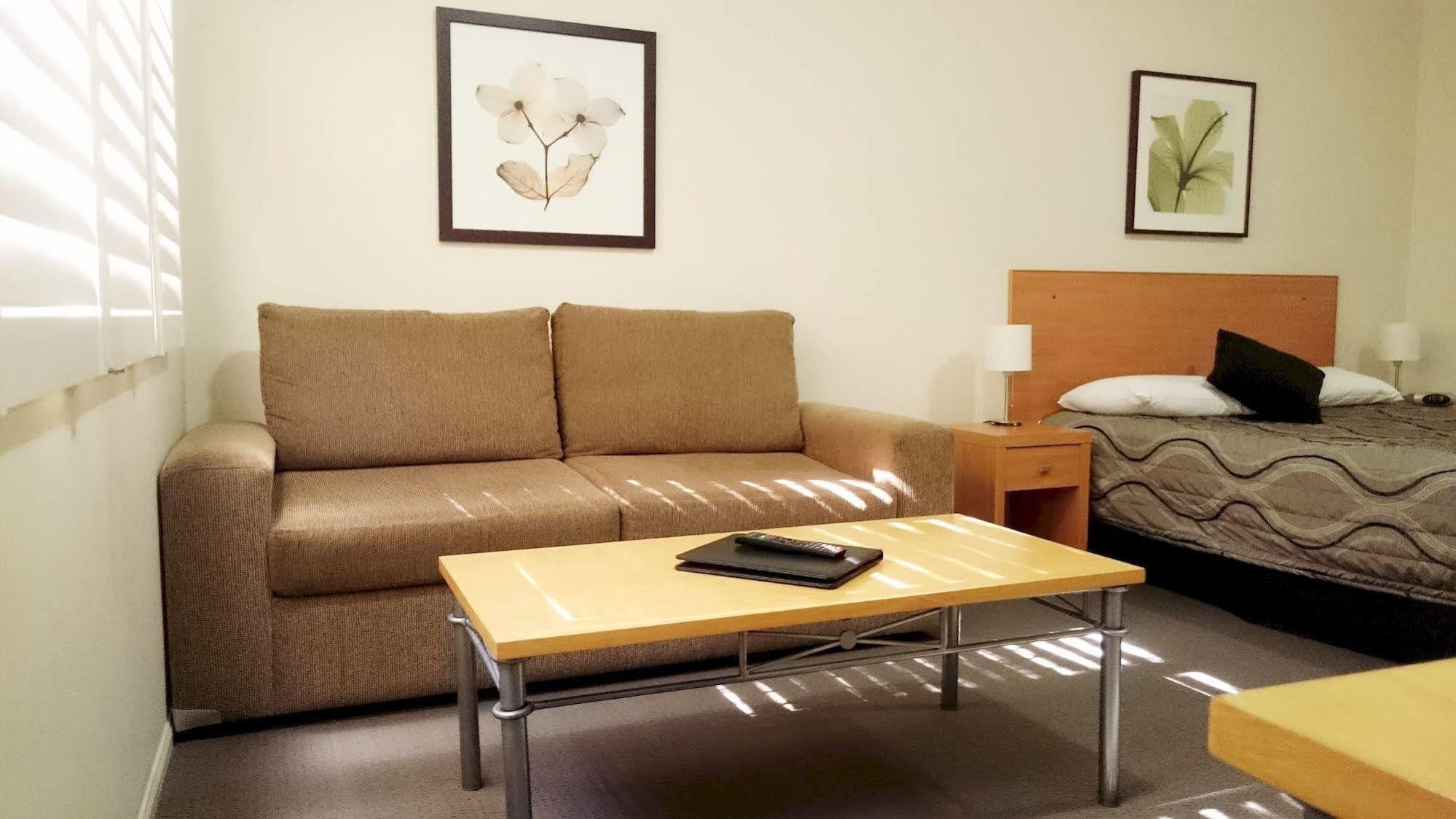Country Roads Motor Inn Goondiwindi Kültér fotó