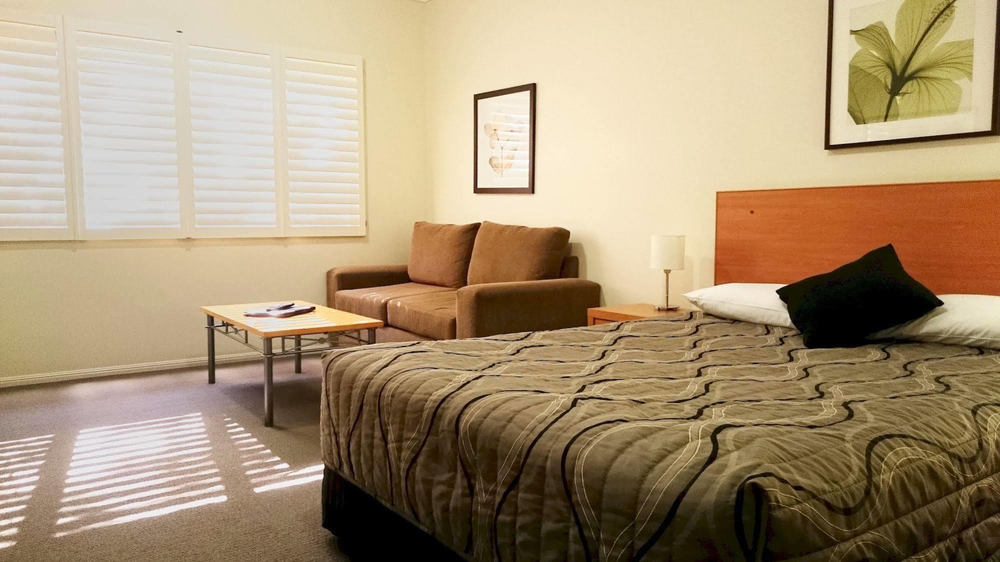 Country Roads Motor Inn Goondiwindi Kültér fotó
